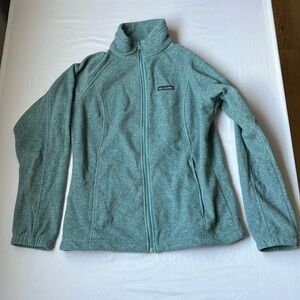 Columbia women’s L green zip up sweater